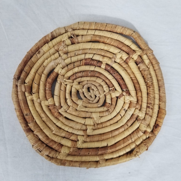 Wooden/wicker round Trivets two - Picture 4 of 11